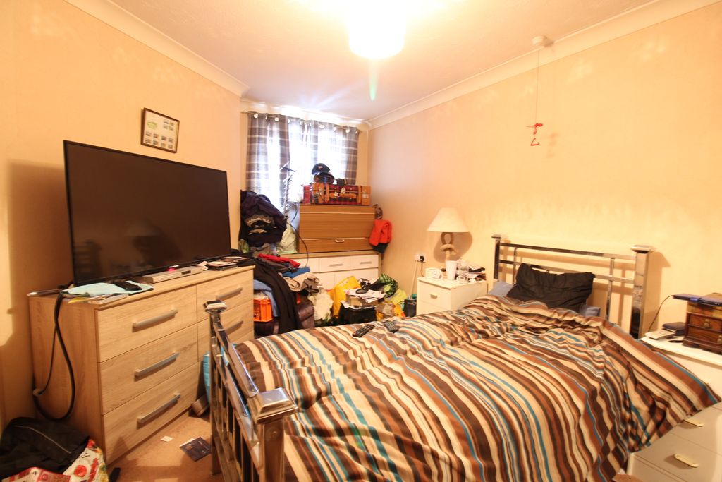 Property photo 3 of 5