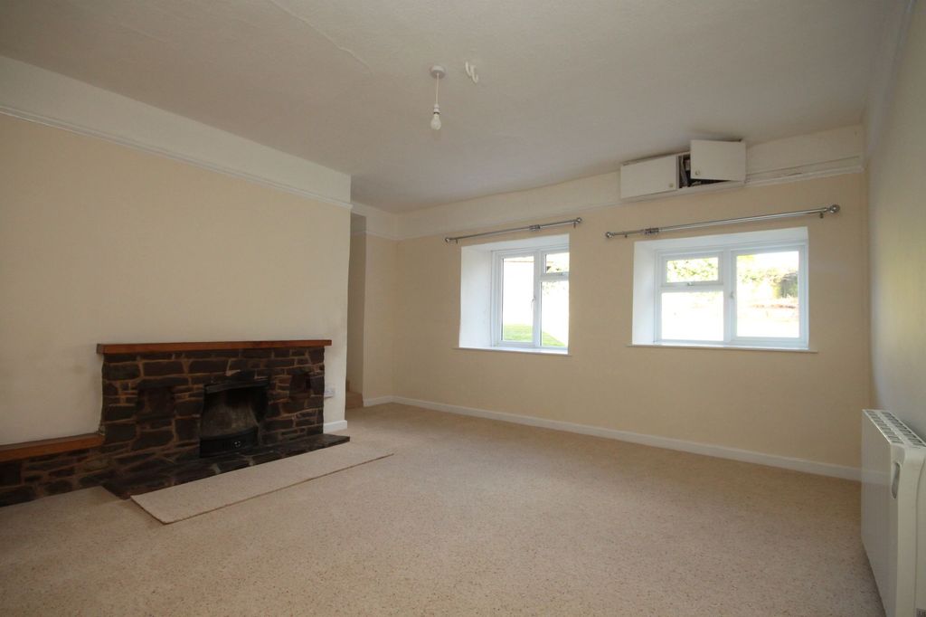 Property photo 3 of 7