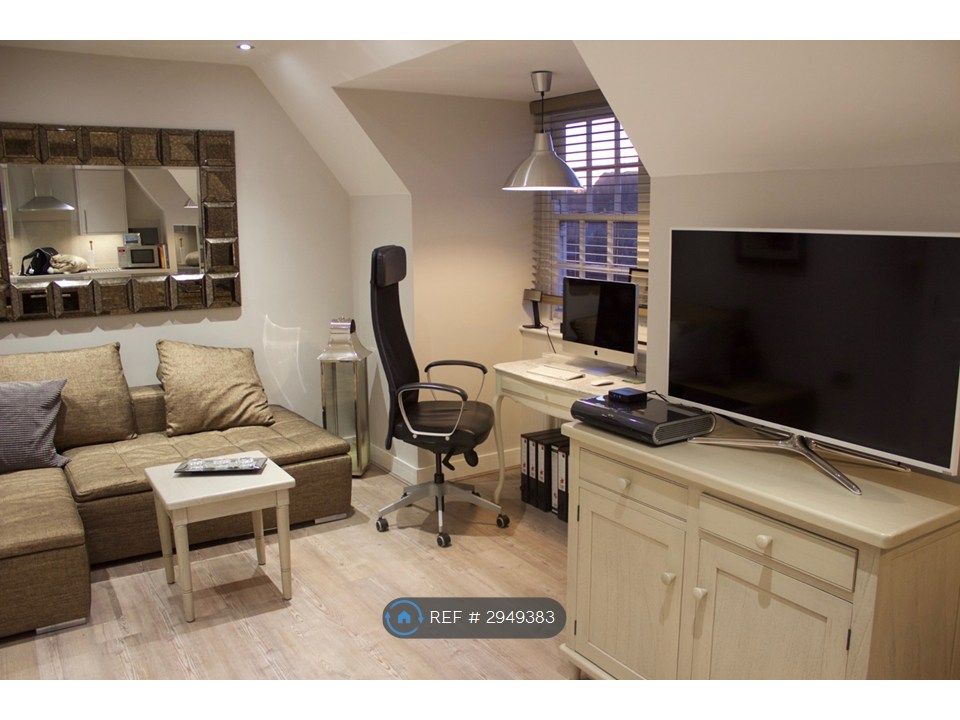 Property photo 2 of 24 Open Plan Lounge