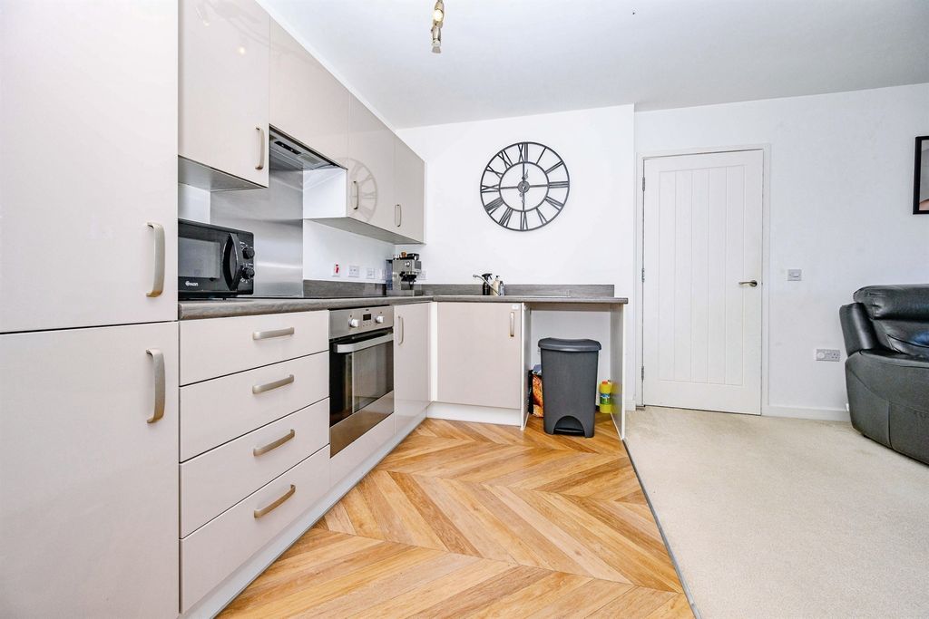 Property photo 3 of 18