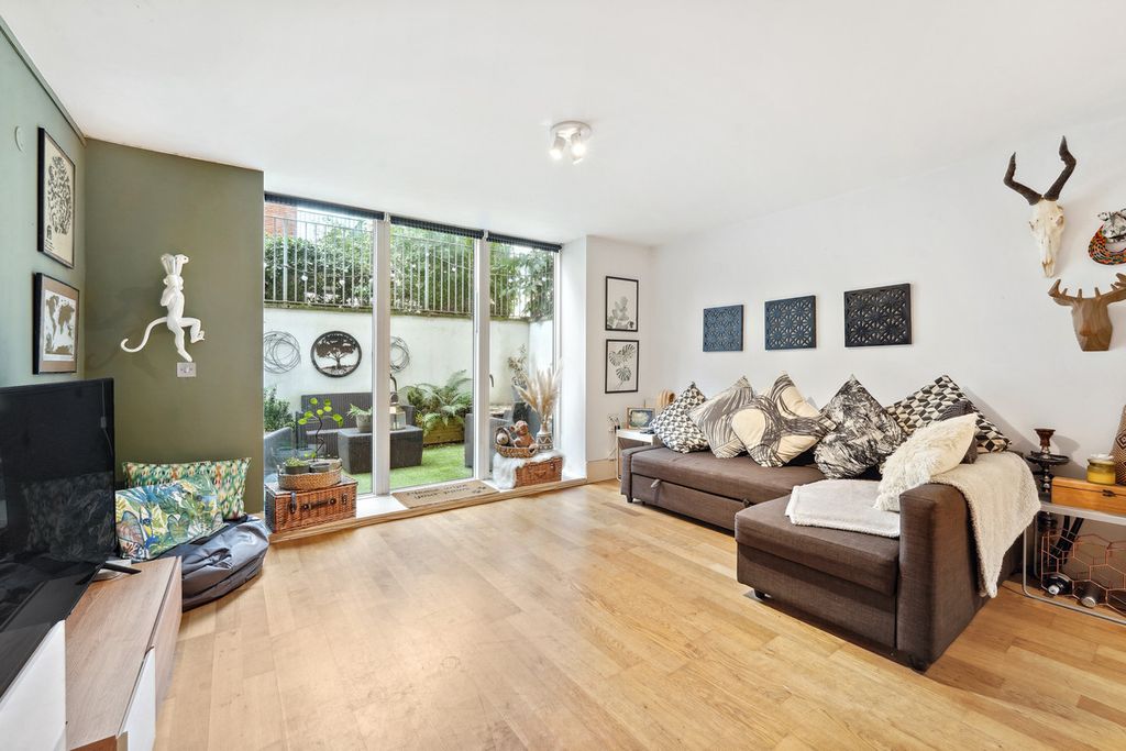 Property photo 3 of 14