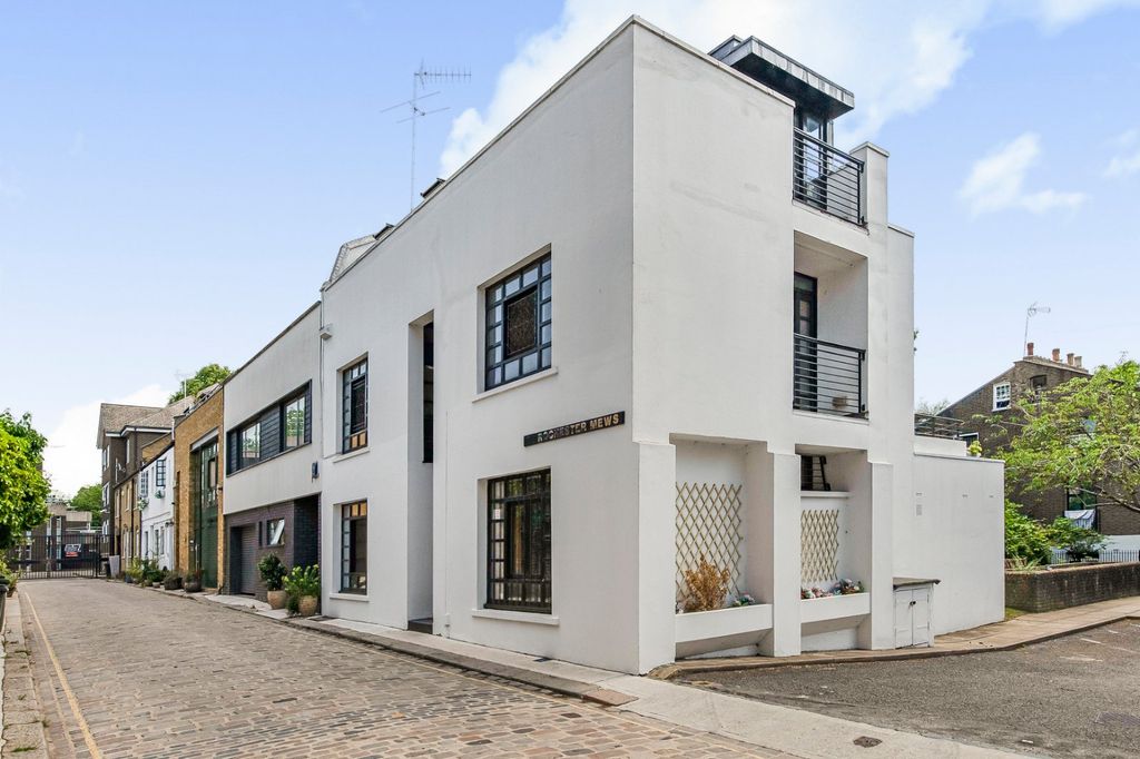 Property photo 1 of 8