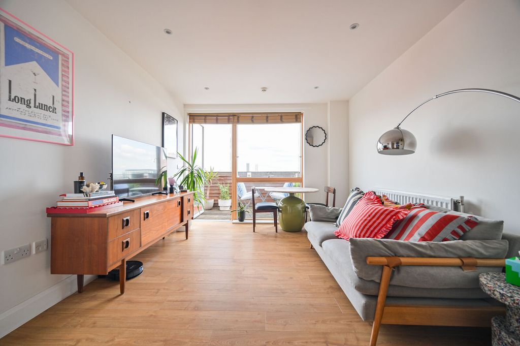 Property photo 2 of 19