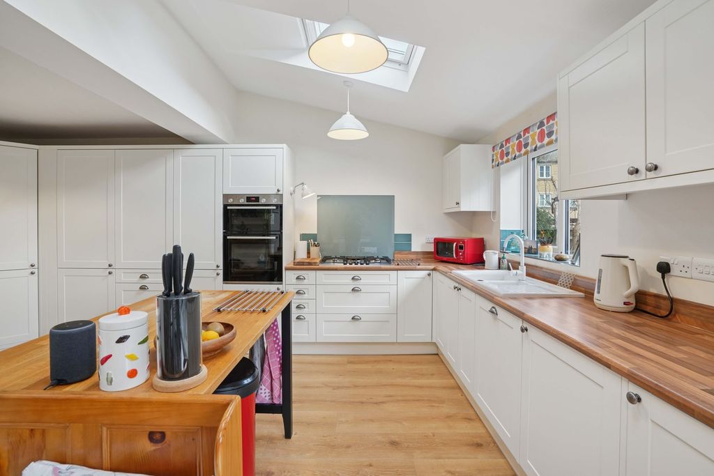 Property photo 2 of 15 Kitchen