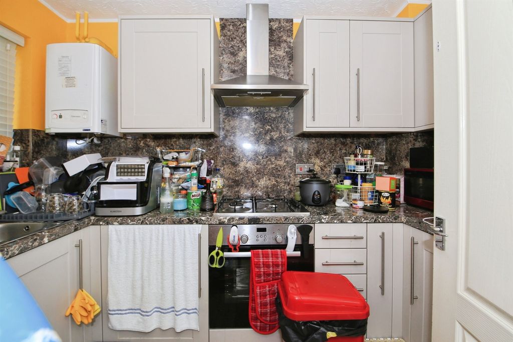 Property photo 2 of 11