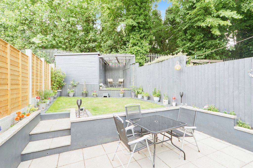 Property photo 2 of 16
