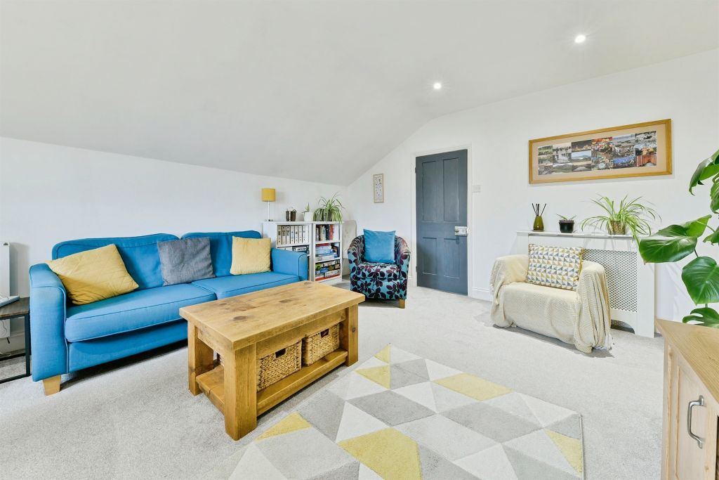 Property photo 3 of 21