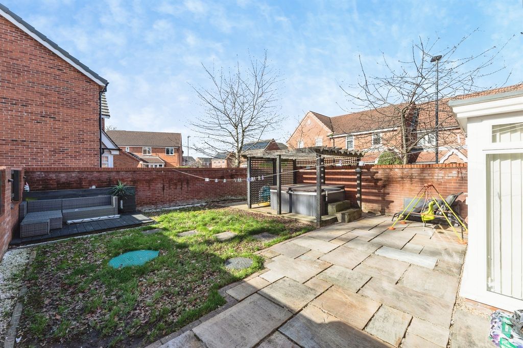 Property photo 2 of 12