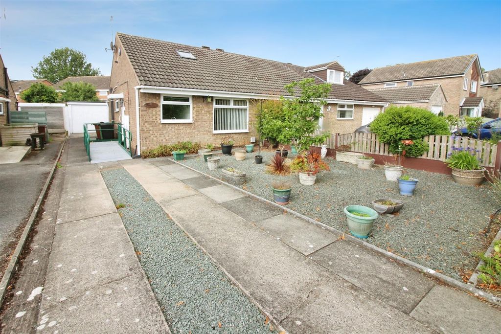 Property photo 1 of 16 Outside