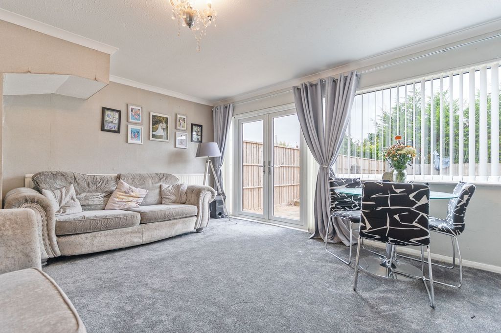 Property photo 3 of 17