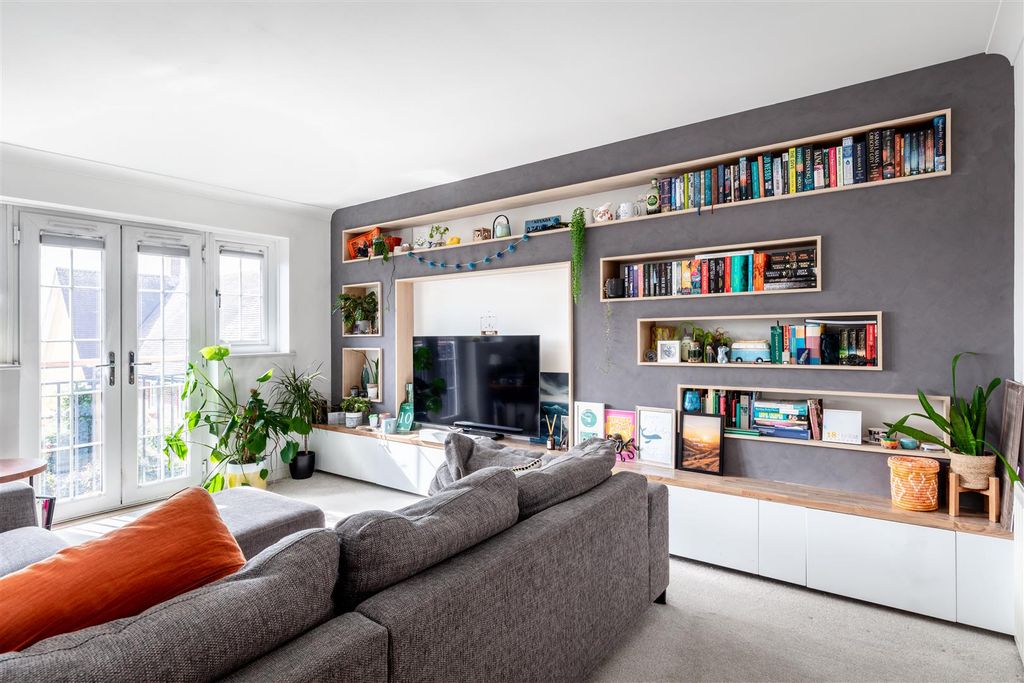 Property photo 2 of 14 82 Updown Hill-1.Jpg