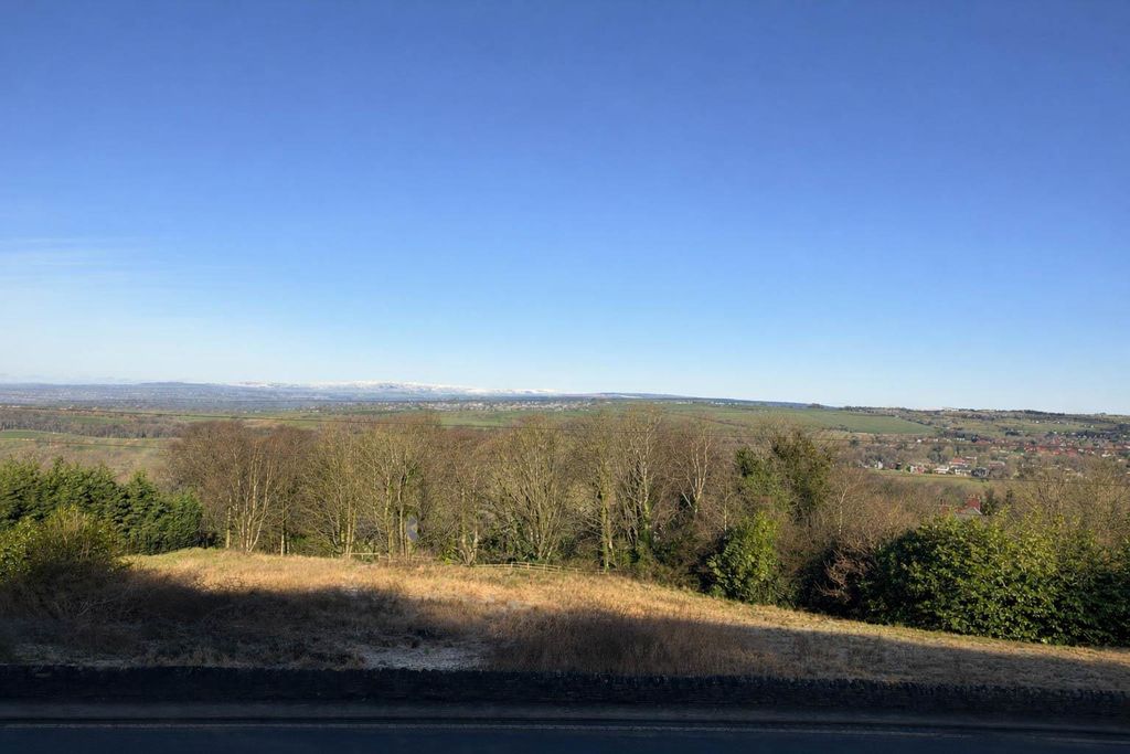 Property photo 2 of 19 21 Billinge Side View.Jpg