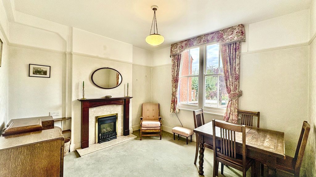 Property photo 2 of 18 Photo 9