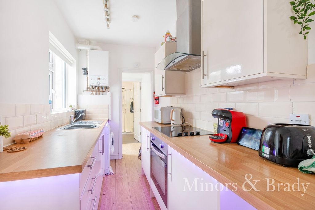 Property photo 2 of 13