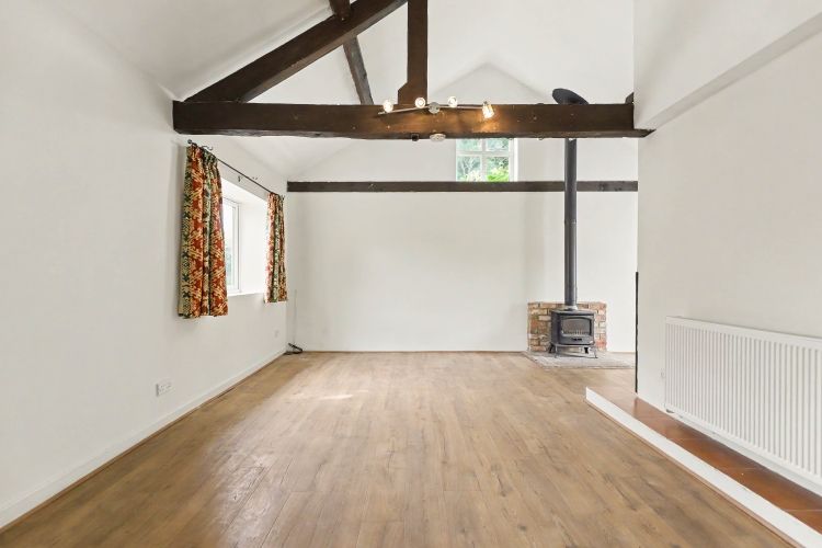 Property photo 3 of 9 329983