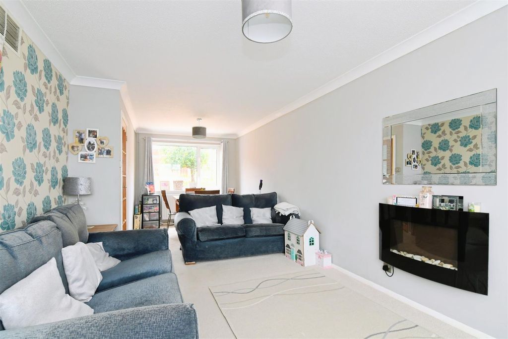 Property photo 3 of 16 2Abbottsdrive07082529.Jpg