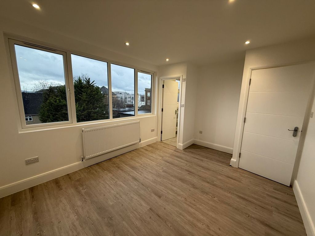 Property photo 1 of 11 Bedroom