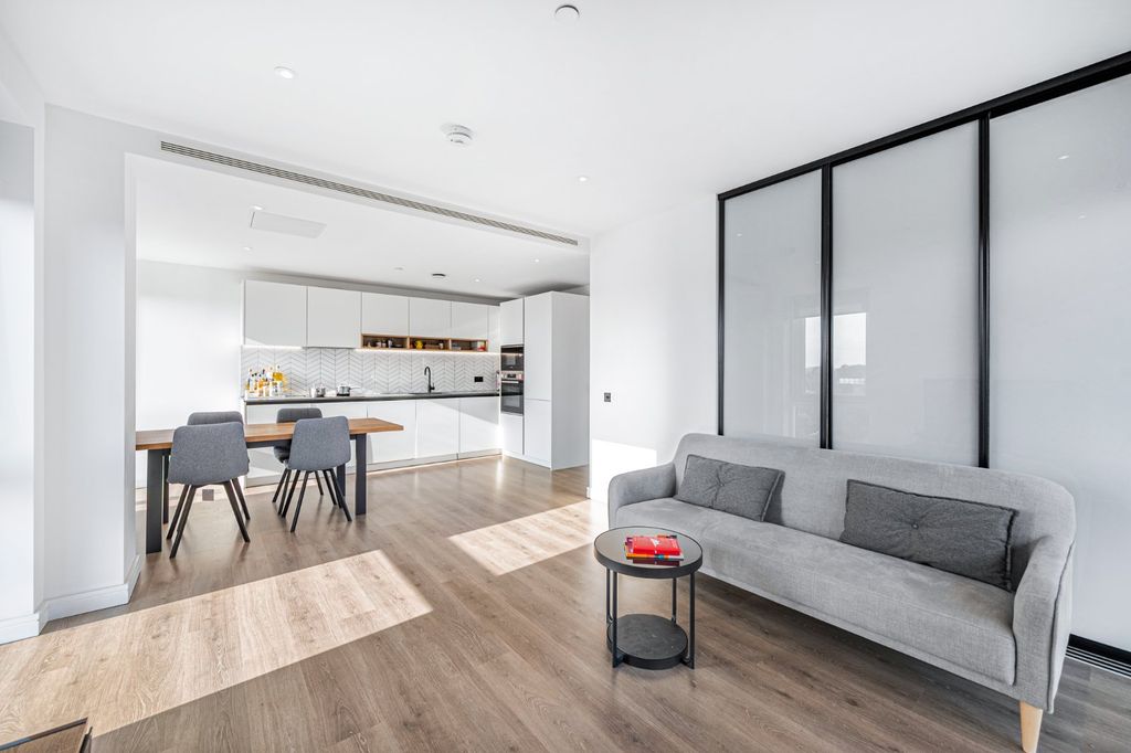 Property photo 2 of 22