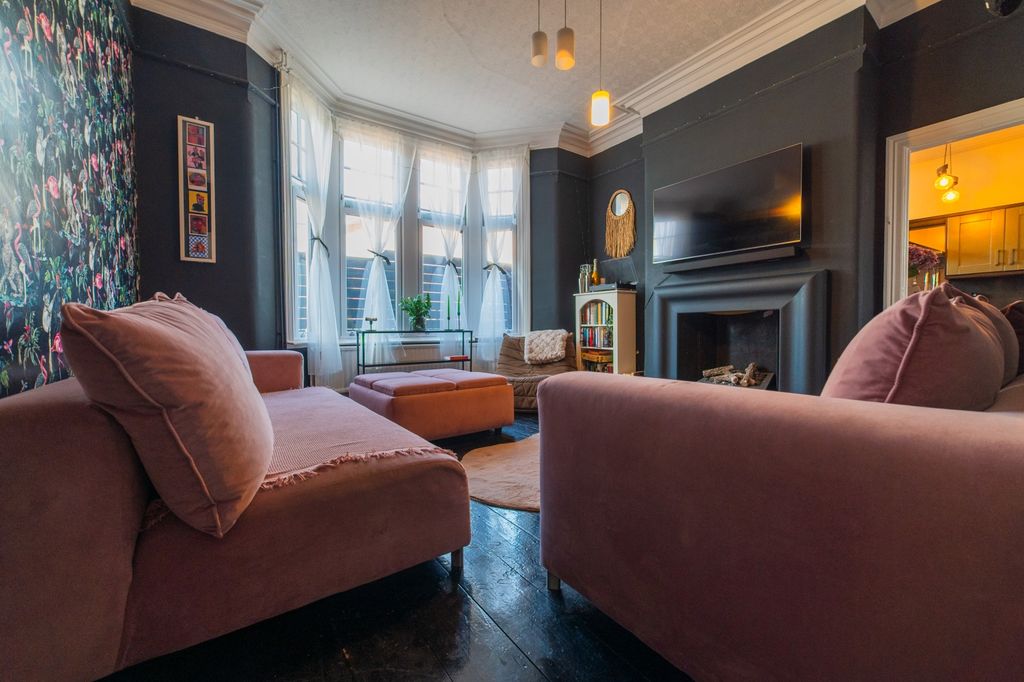 Property photo 3 of 36 Call 02920 454555 To Secure Your Viewing_28