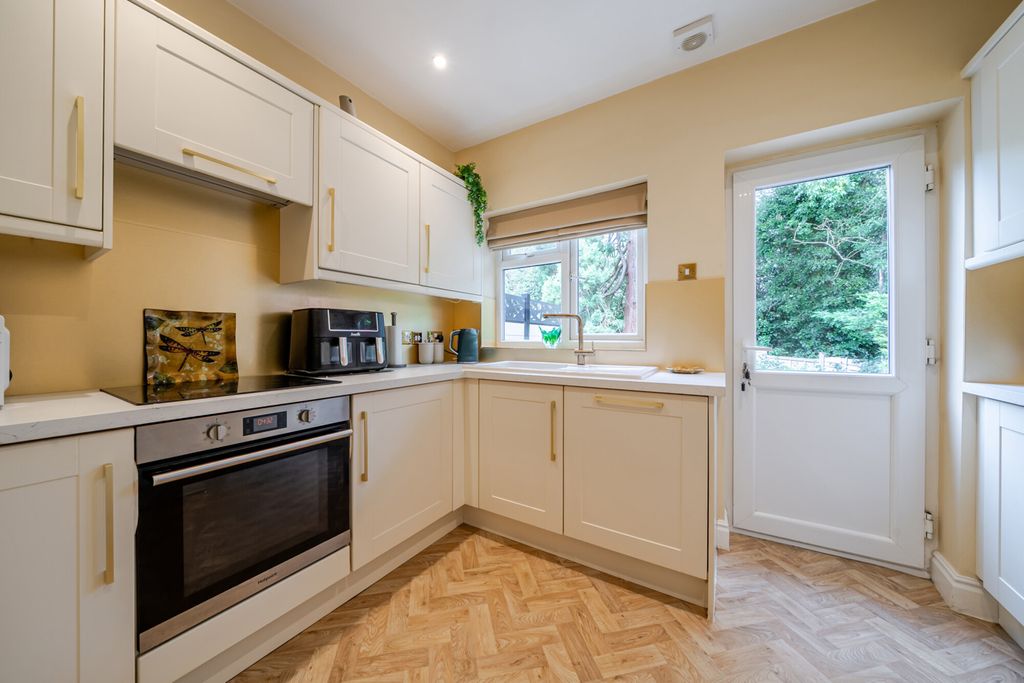 Property photo 2 of 22 1496244-22-6A608A...