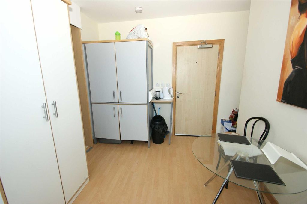 Property photo 3 of 5