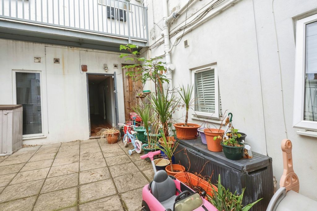 Property photo 2 of 18 Pbox-Img.Jpg
