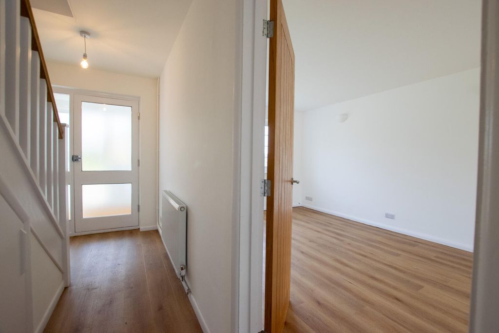 Property photo 3 of 21 Hallway