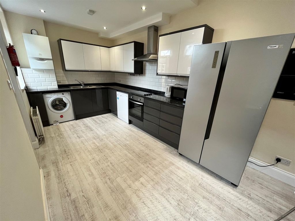 Property photo 3 of 12 5.Jpg