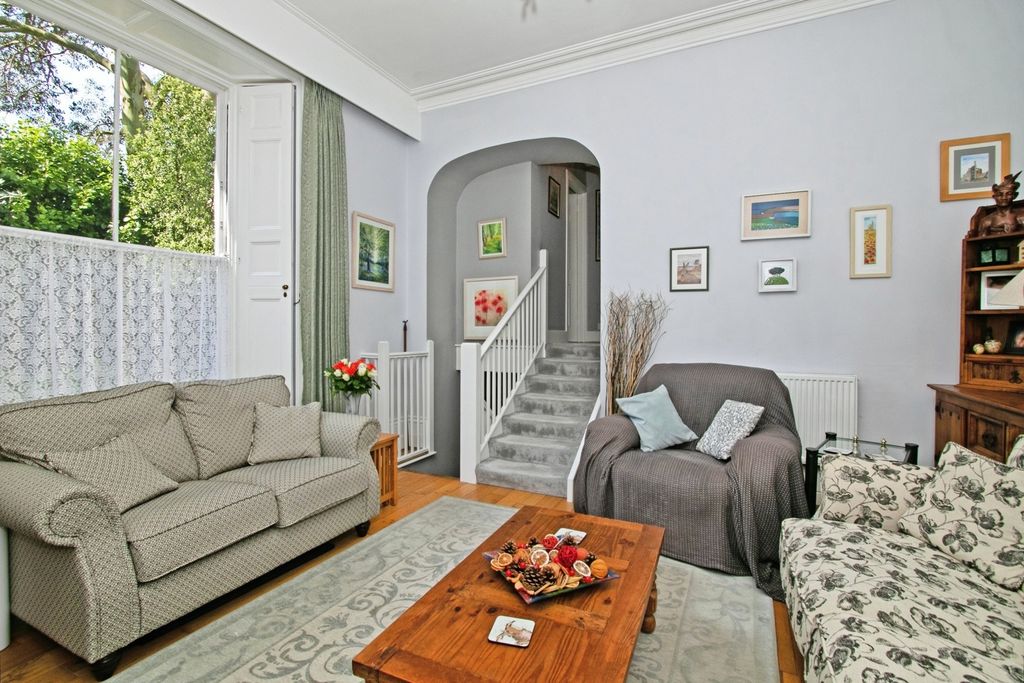 Property photo 2 of 17 Photo
