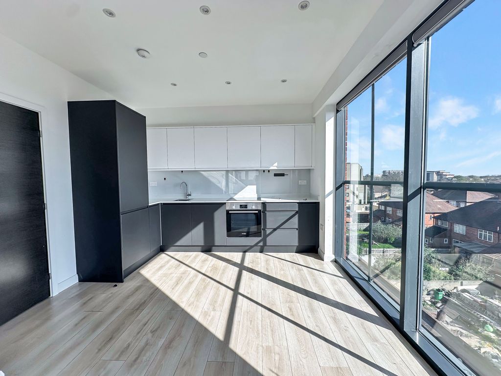 Property photo 2 of 11 Photo 8