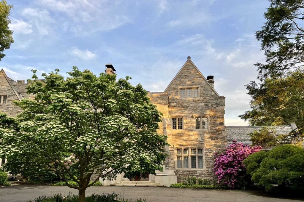 Property photo 1 of 31