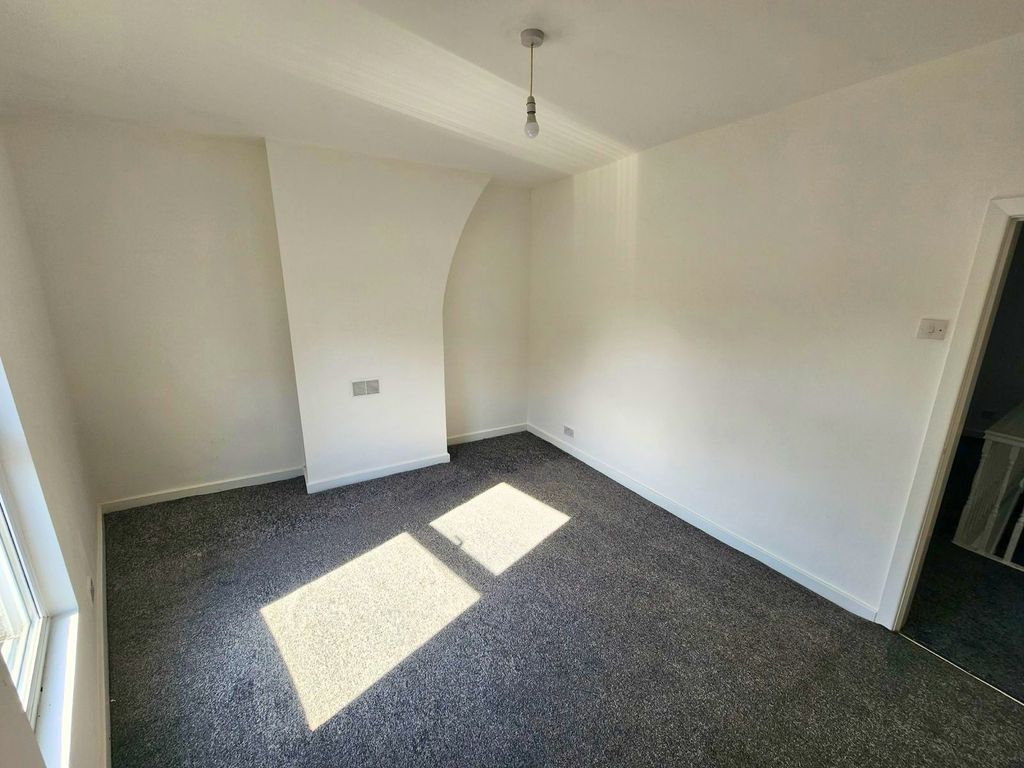 Property photo 3 of 11 Gallery