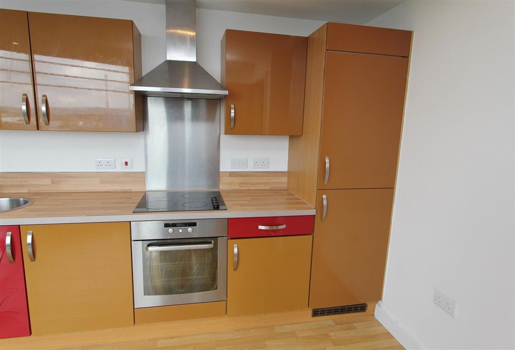 Property photo 2 of 11 Kitchen.Jpg