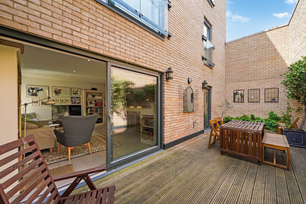 Property photo 2 of 12 Flat 3 Evelina Court - Qsg4Hkvgz4Nvxttdsczb.Jpg