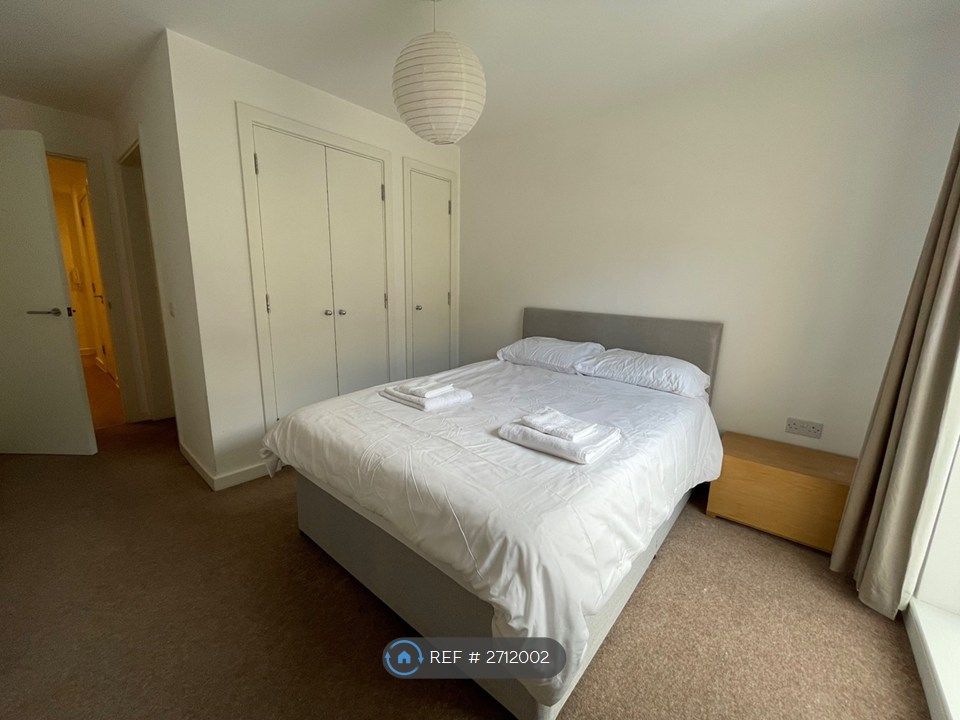 Property photo 3 of 8 Main Bedroom