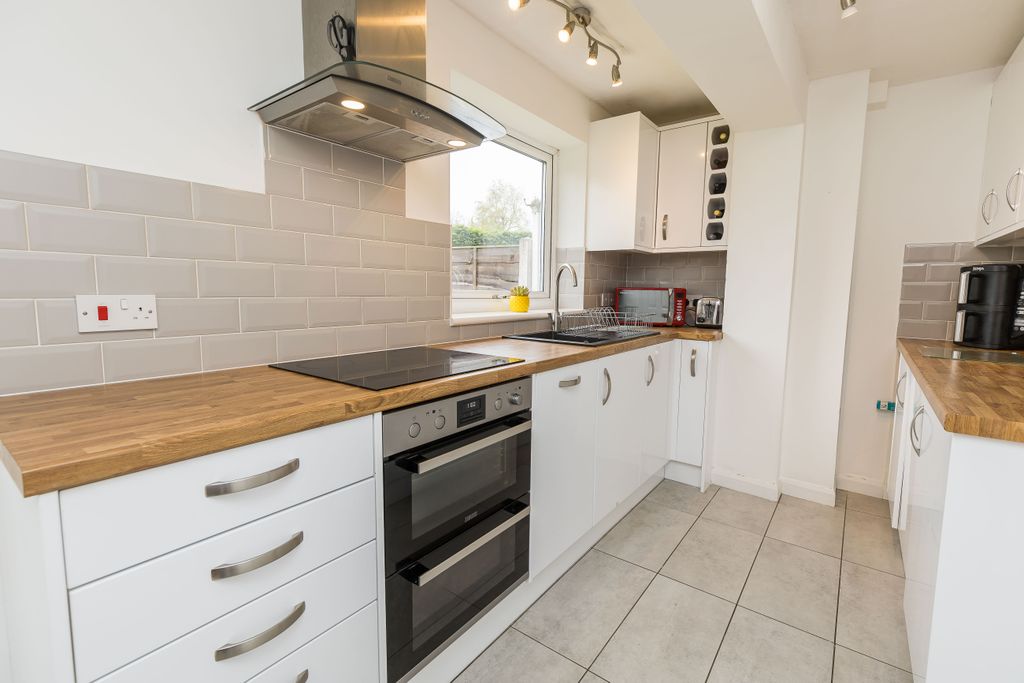 Property photo 2 of 16 9