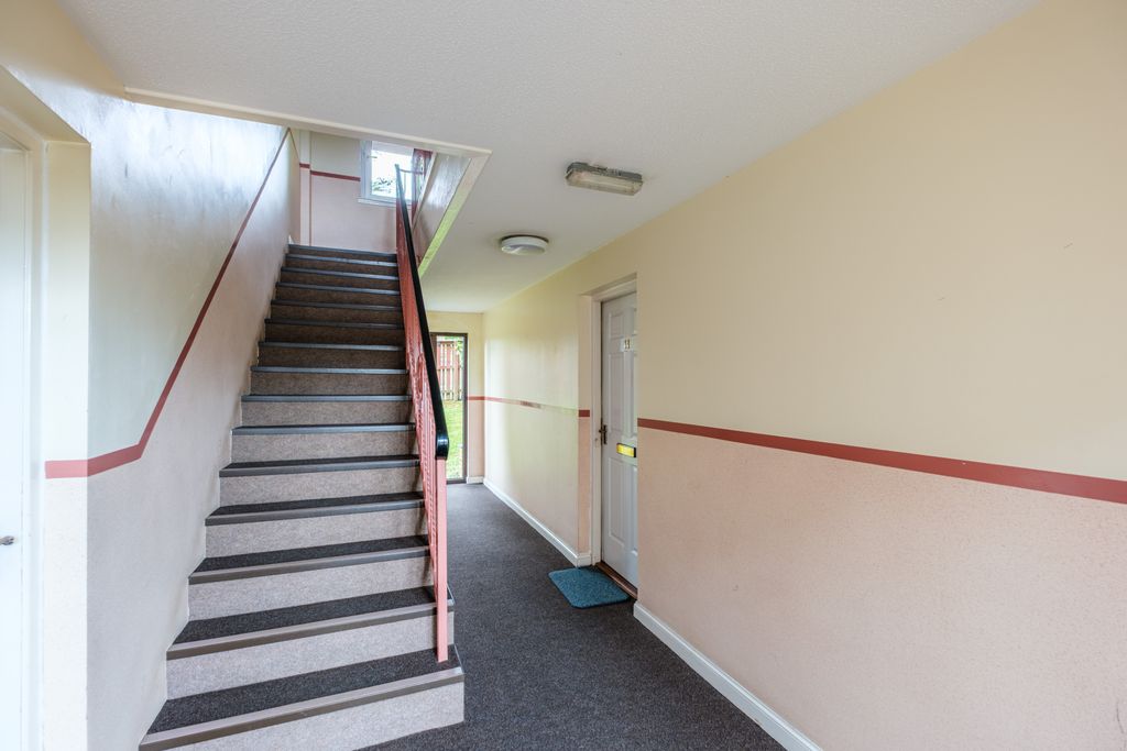 Property photo 2 of 32