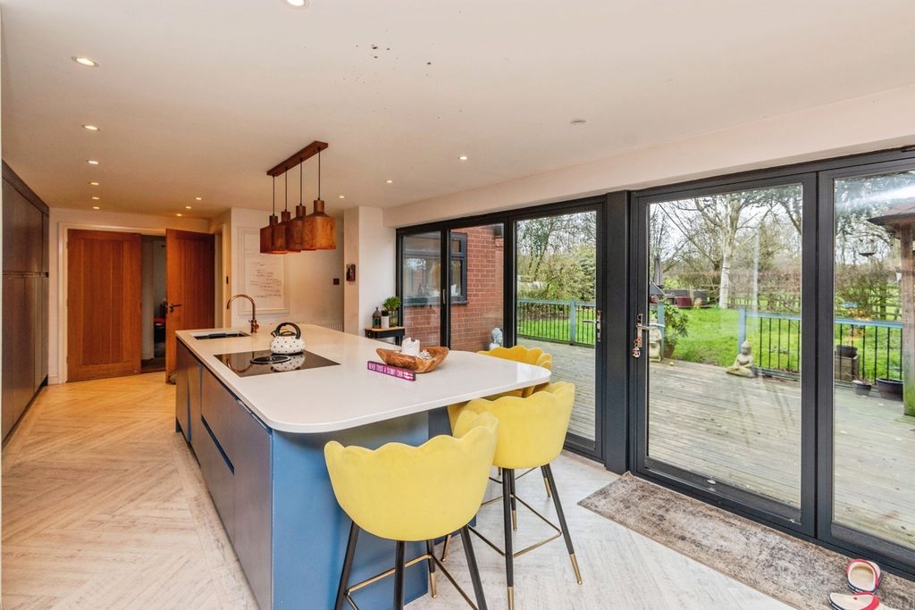 Property photo 3 of 20 Pbox-Img.Jpg