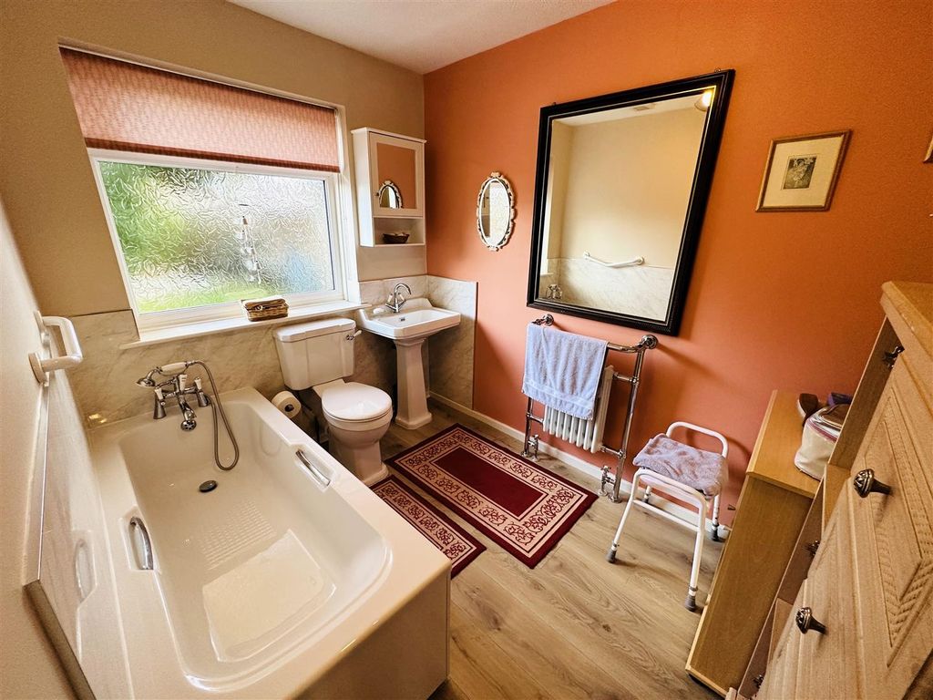 Property photo 3 of 15 Ensuite .Jpg