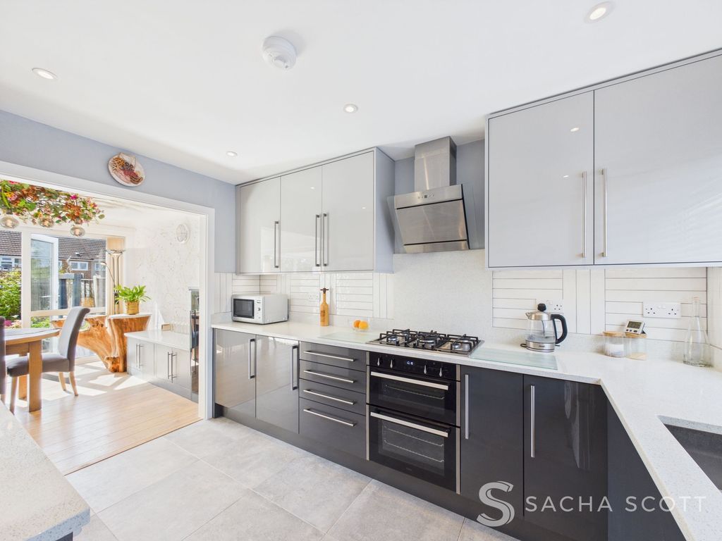 Property photo 2 of 29 Kitchen