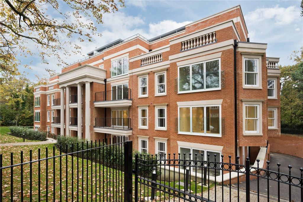 Property photo 1 of 11 Lincoln Court