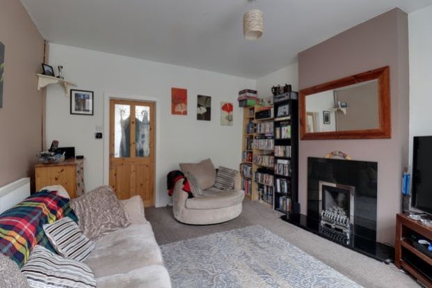 Property photo 3 of 10 Lounge 2A