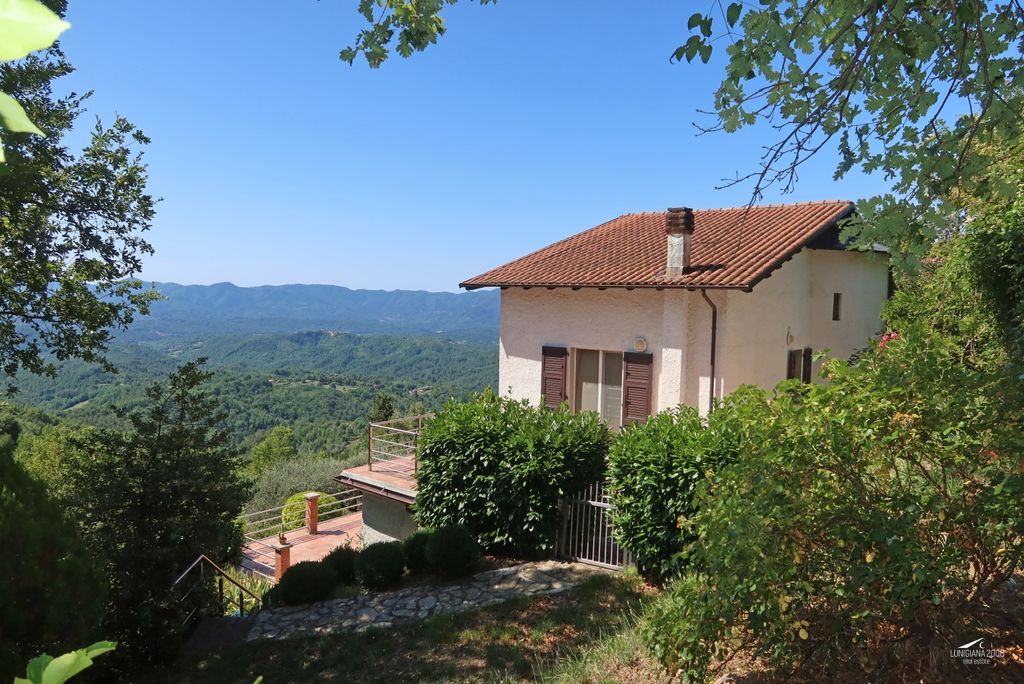 Property photo 1 of 102