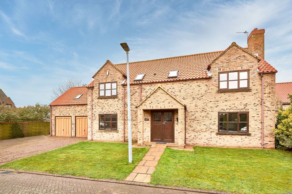 Property photo 1 of 40