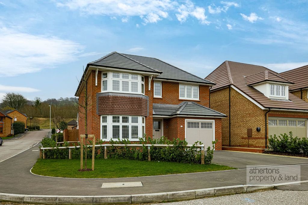 Property photo 1 of 32