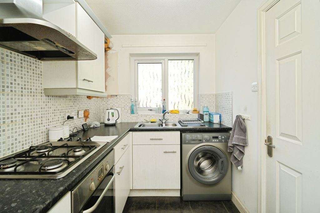 Property photo 3 of 15
