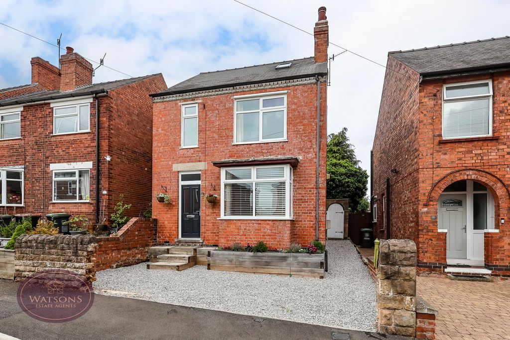 Property photo 2 of 32