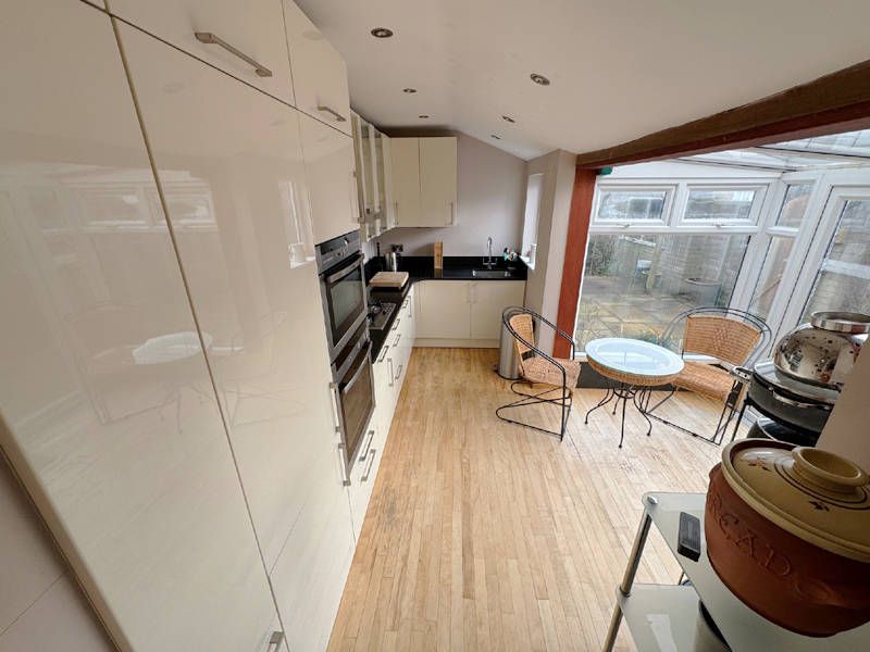 Property photo 3 of 33 Kitchen