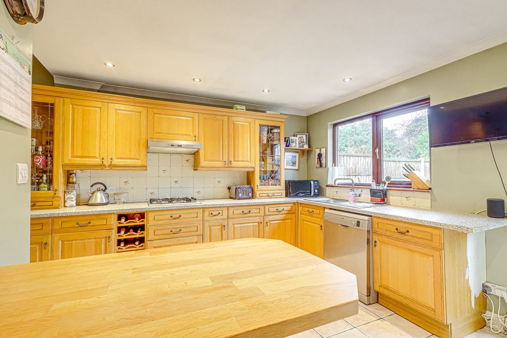 Property photo 2 of 26