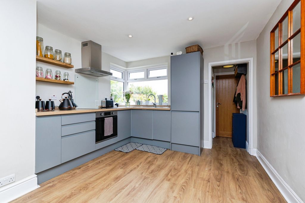 Property photo 3 of 24 Kitchen Diner